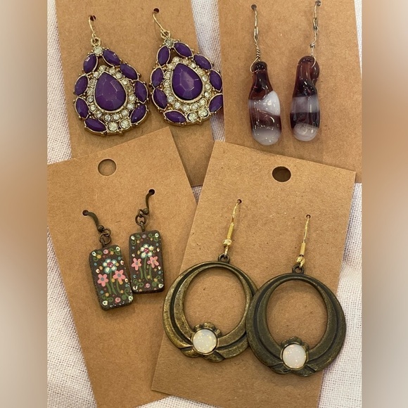 💐5/25 4 pair vintage glass art dangle drop painted wood fun earrings purple - Picture 1 of 8